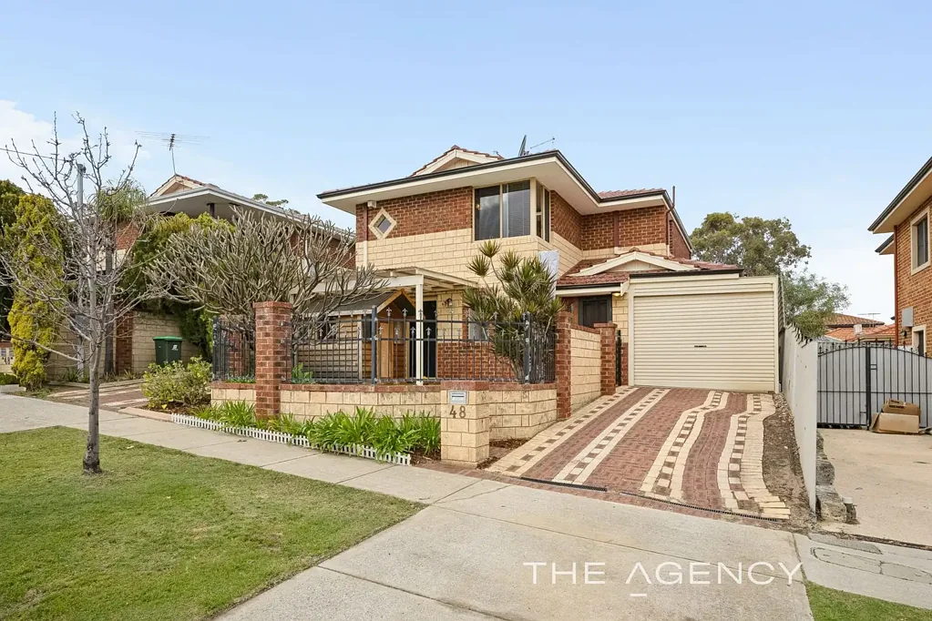 Joondanna 3Zimmer STREETFRONT, SPACIOUS & WITH VIEWS FROM THE TOP!