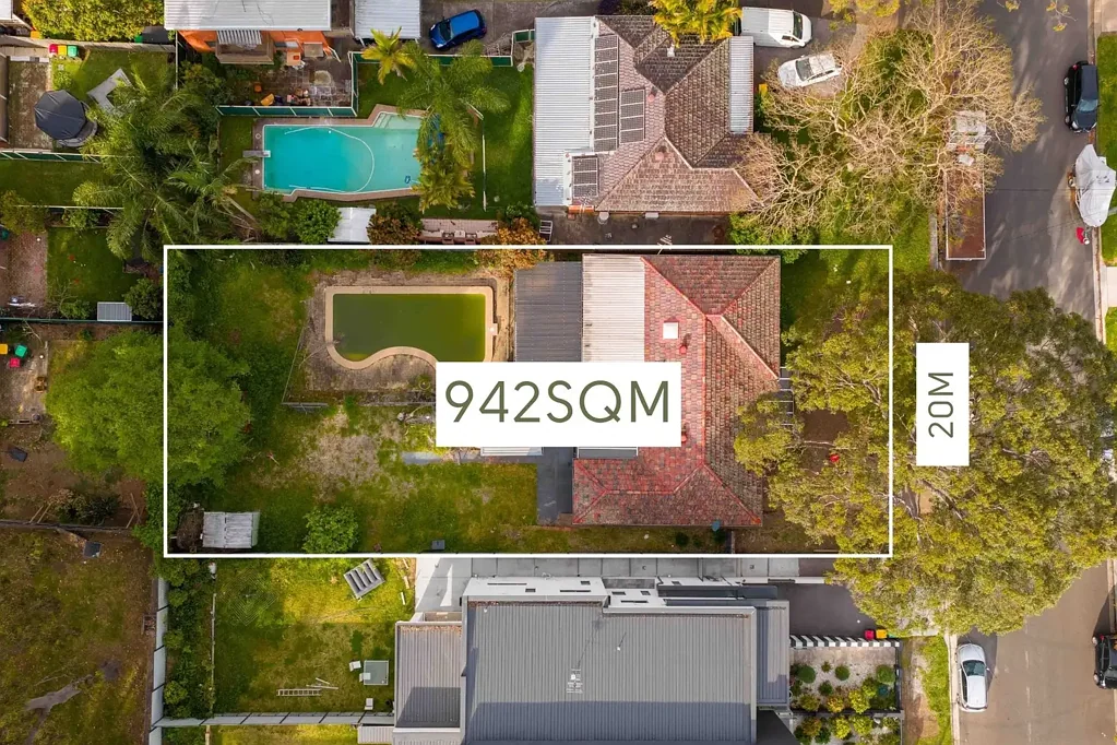 Ermington 4房 宽敞942sqm地块 20米前沿 CDC双宅许可 现代室内外空间 私人泳池 便捷生活配套 Prime 942sqm Parcel with CDC Approval for Two Freestanding Homes