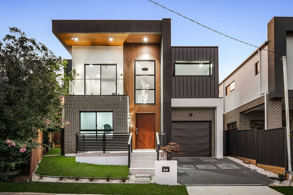 Lalor Park 5ਬੈੱਡਰੂਮ Luxurious and located, practical and pretty