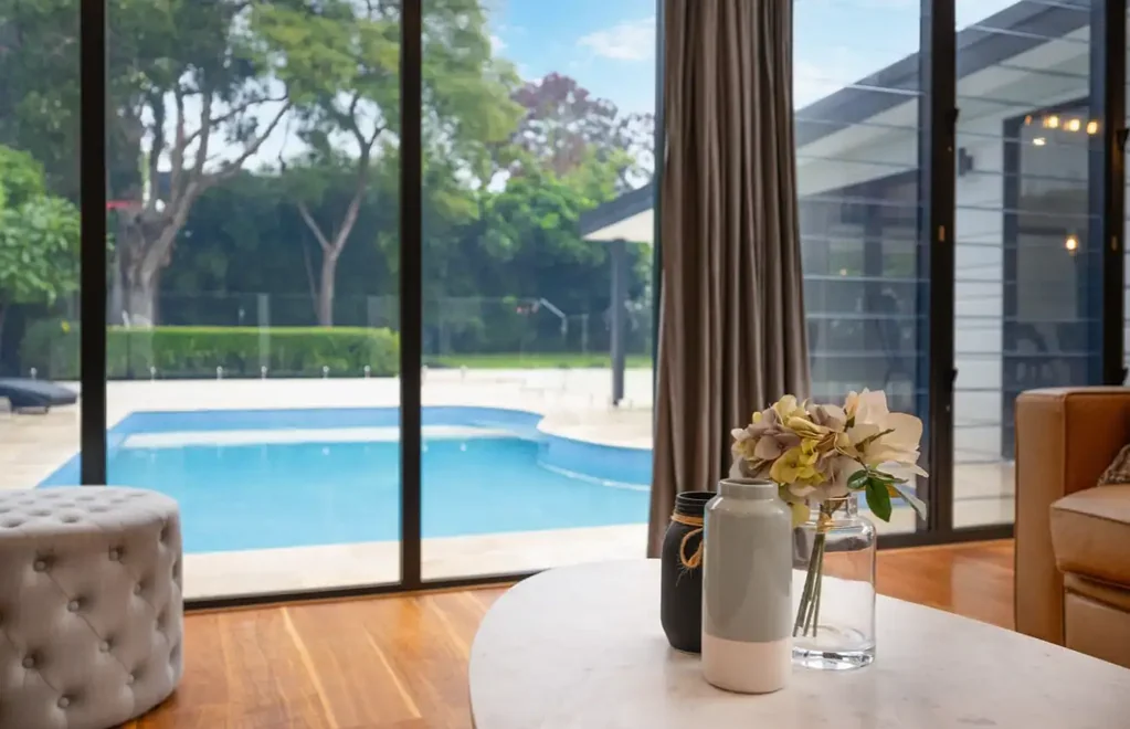 Hunters Hill 5 Slaapkamer Rare Single Level, Parkside, Pool, Privacy and Flexible Living