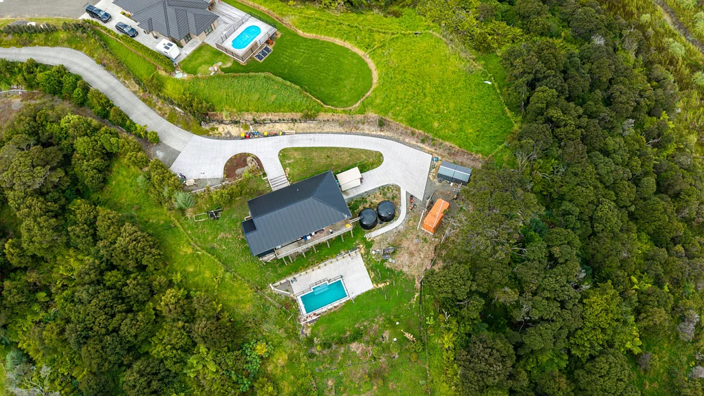 Country Living with Pool & Plenty of Room