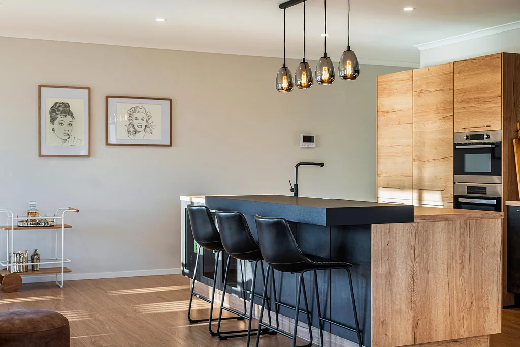 Gulf Harbour 4Phòng ngủ Elevated Position, Refined Single-Level Living