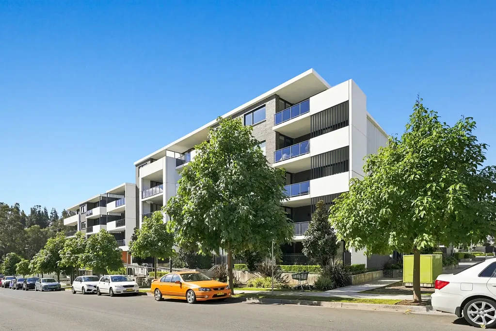 Elegant 3-Bedroom Apartment Offering Space & Comfort