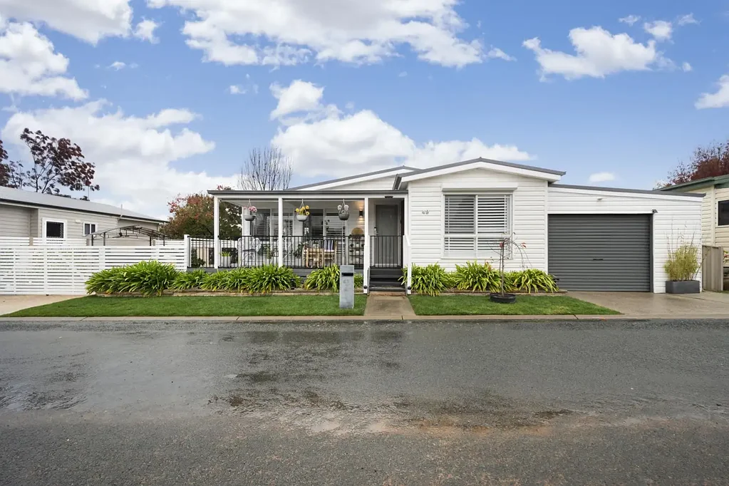 Symonston 3房  This Is Your Chance To Buy The Best On Banksia!