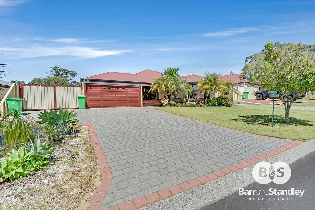 Dalyellup 4房  4x2 Home with Large Powered Shed in Popular Location!