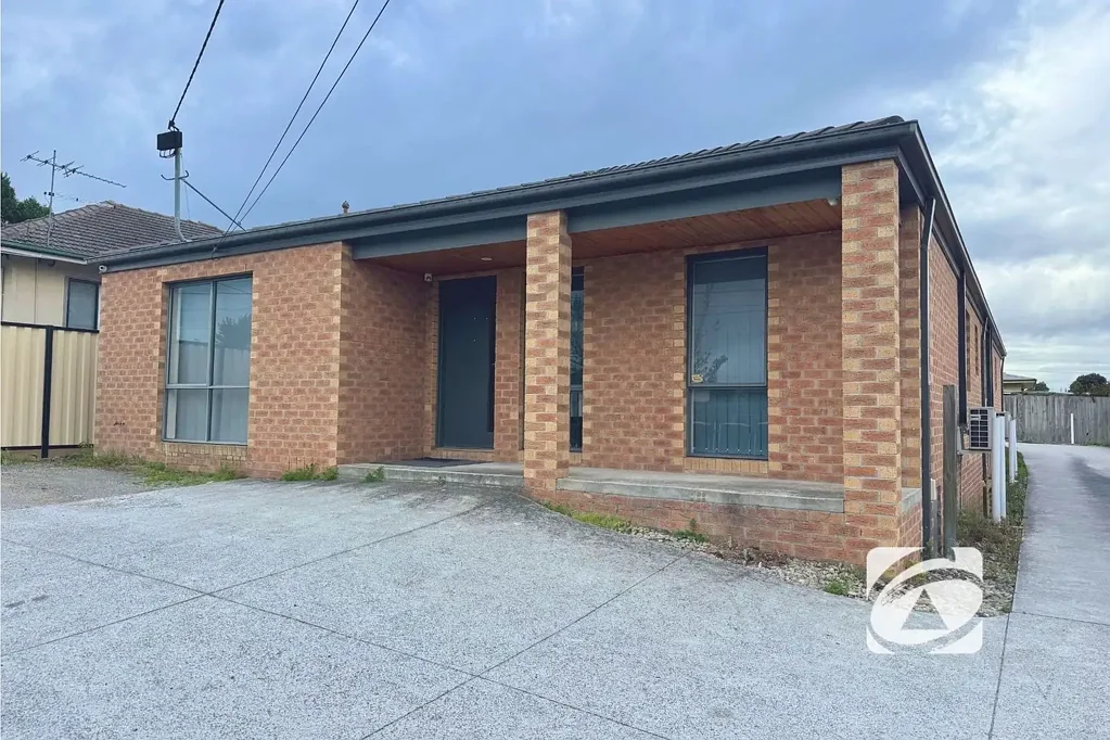 STUDIO ROOMS FOR LEASE – &apos;FURNISHED & UTILITIES/WIFI INCLUDED&apos;