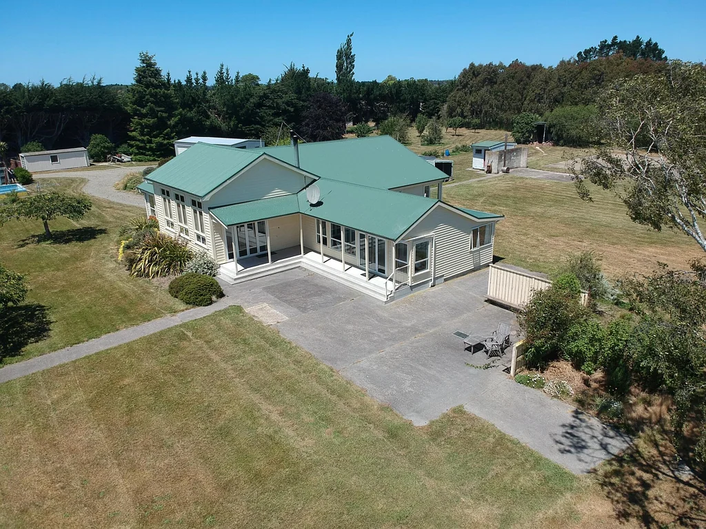North Otago Character Filled Residence with Land