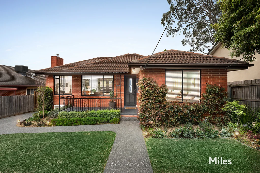 27 Dunvegan Crescent, Macleod, VIC 3085