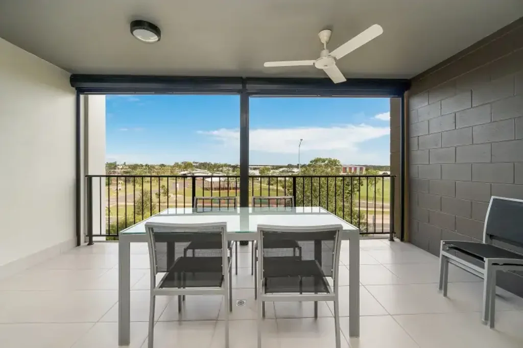 Rosebery 2Phòng ngủ Solid Investment Opportunity - Modern Top-Floor Apartment in High Growth Suburb