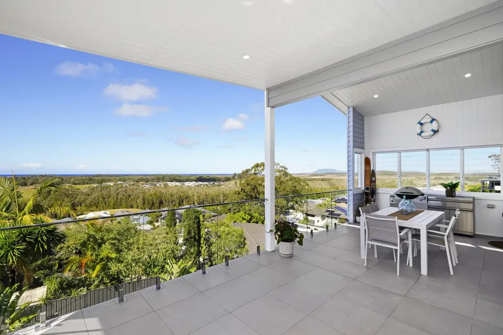 Port Macquarie 4 Bedroom Elevated Views Over Lighthouse Beach and Pacific Ocean