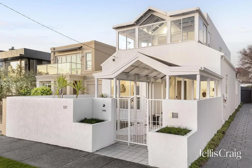Sandringham 3 Slaapkamer Entertain with stunning bay views from both levels