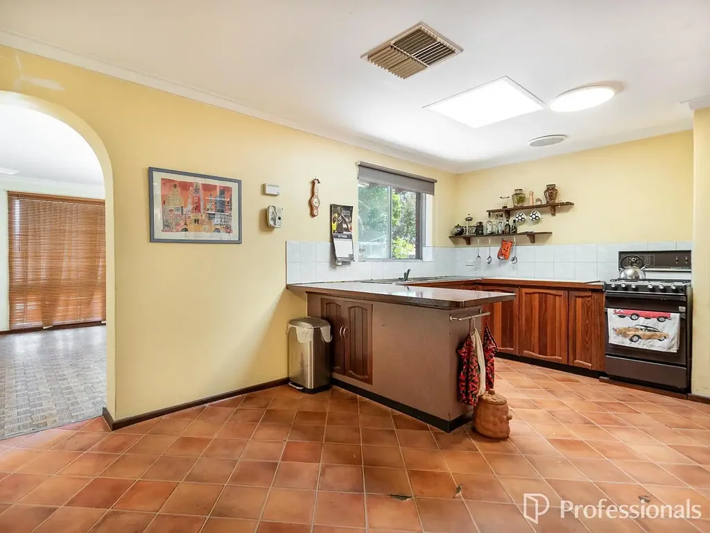49 Diosma Way, Forrestfield, WA 6058