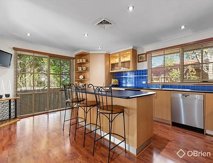 2/16 Campbell Street, Glen Waverley, East Melbourne, 3房, 2浴, House