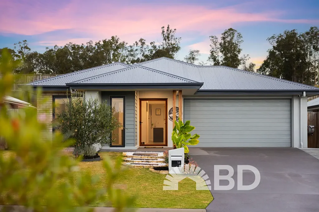 Narangba 4房  Modern Family Living with Poolside Luxury in Narangba
