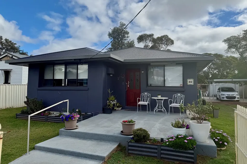 Oakey 2Moenga A home with Space & Comfort. 749sqm