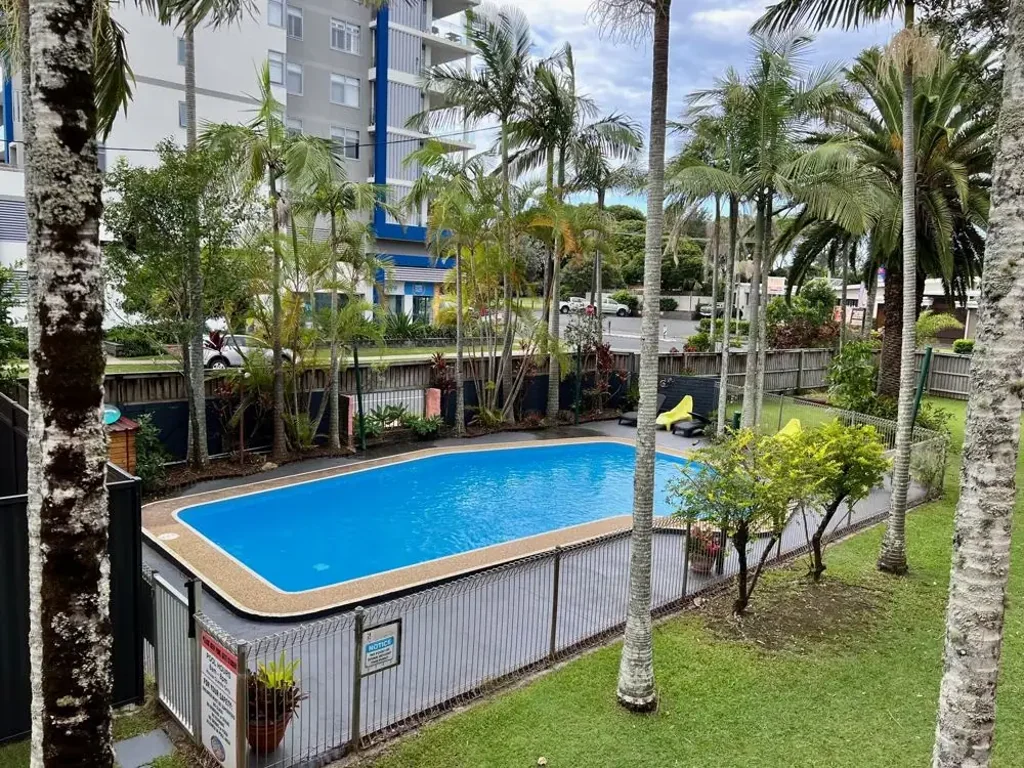 Furnished apartment opposite the beach with water and electricity included!!