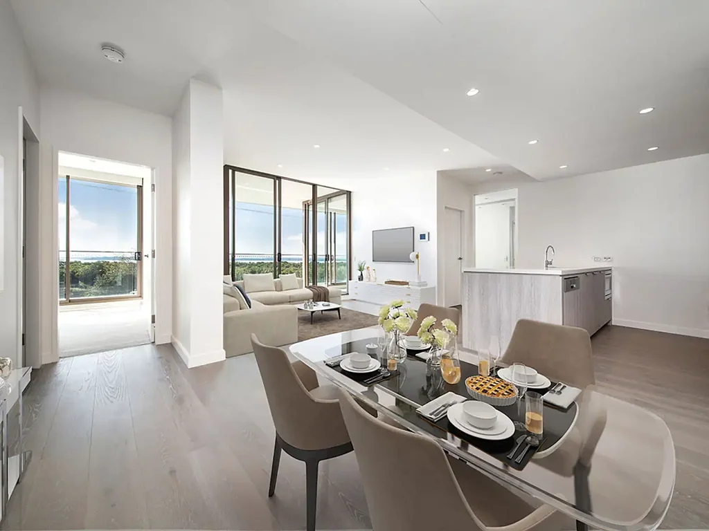 Luxury Apartment with City and Bay Views