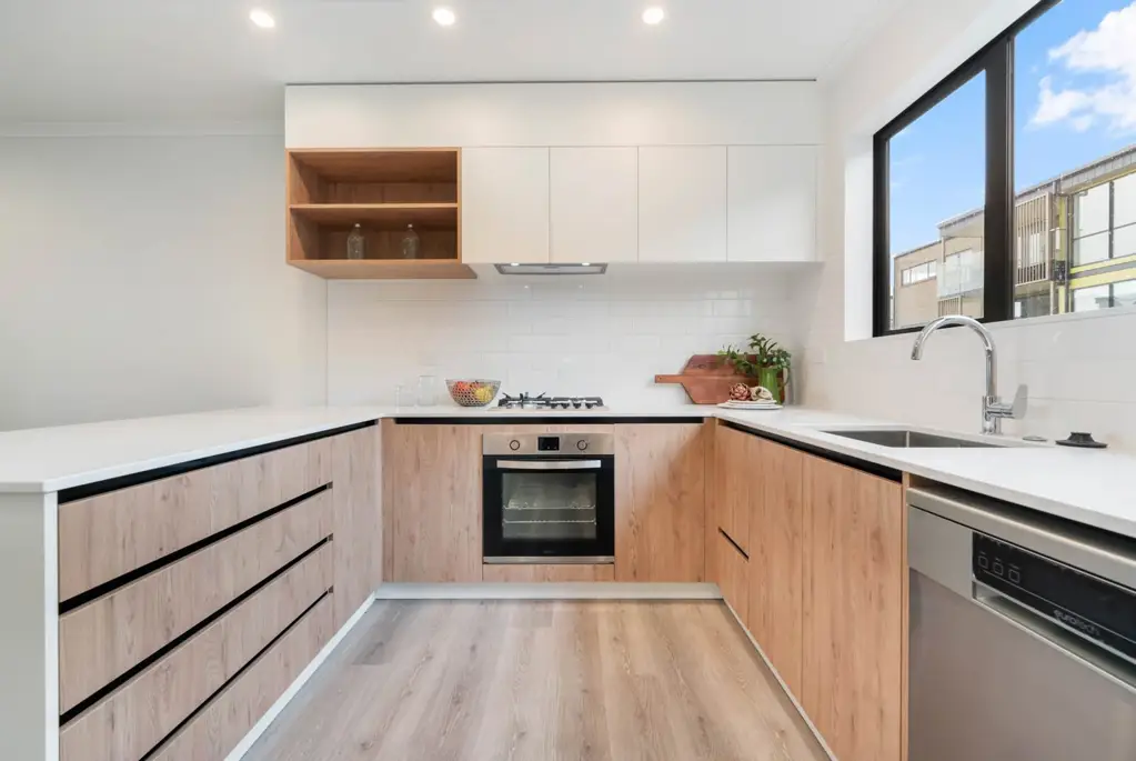Flat Bush 3कमरा Affordable Freehold Lock & Leave in Ormiston? Yes!