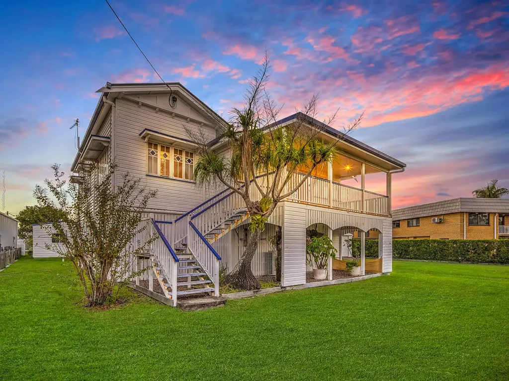 3-5 James Street, Urangan, QLD 4655