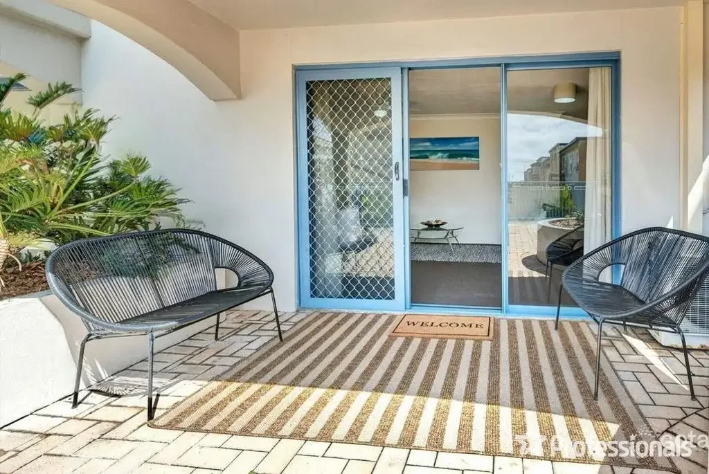 3/103-105 Frank Street, Labrador, QLD 4215