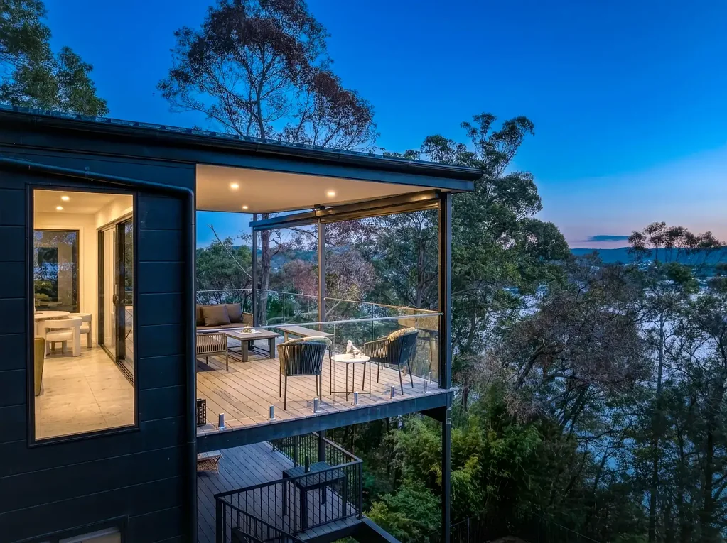 Daleys Point 4房  ELEVATED LIVING WITH PANORAMIC BRISBANE WATER VIEWS