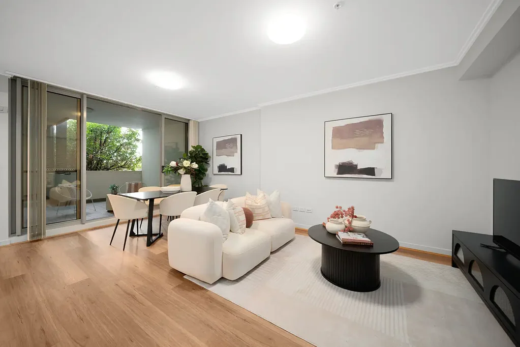Lidcombe 2房 朝北转角公寓 宽敞开放式设计 主卧独立卫浴 高端燃气厨房 安全地下停车 保养良好社区花园 步行可达便利设施 North-Facing Skypoint Apartment | Corner Position with Courtyard Views