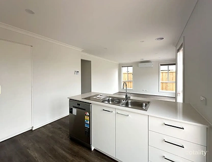 91 Bourbon Road, Cranbourne East, VIC 3977, 4 phòng ngủ, 2 phòng tắm, House