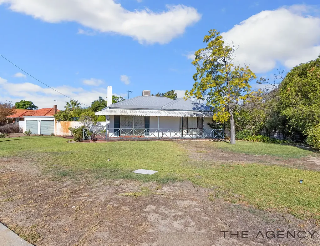 2 Peacock Street, Cloverdale, WA 6105