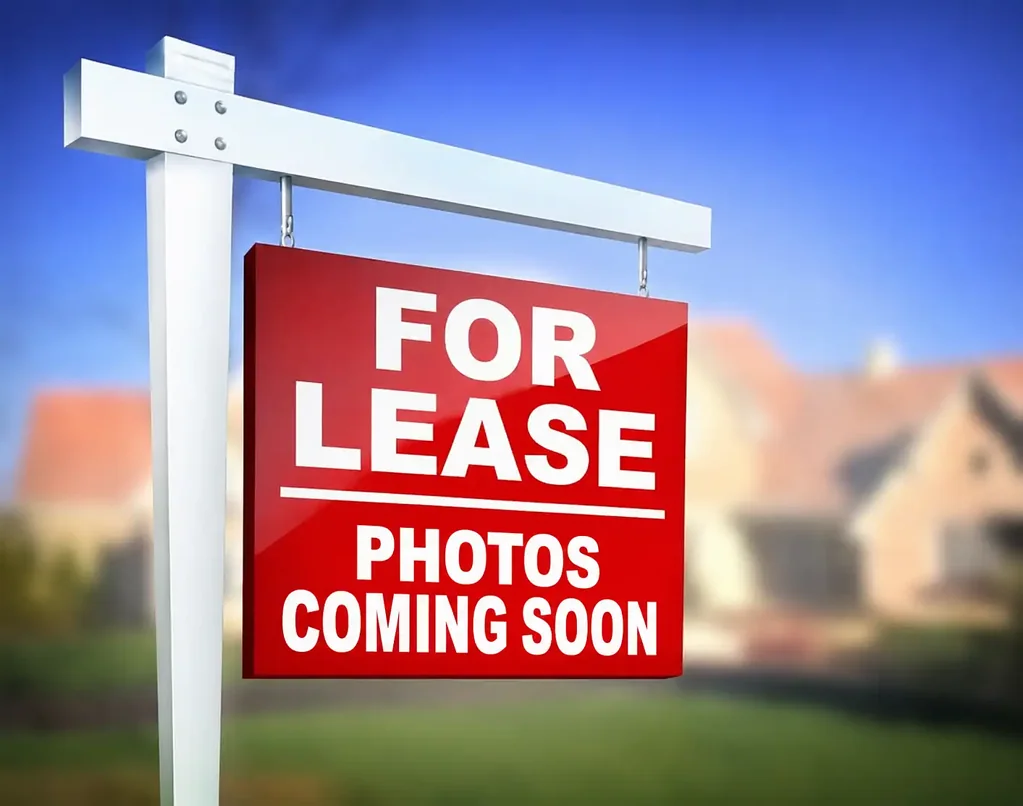 GREAT LOCATION!  AVAILABLE NOW!