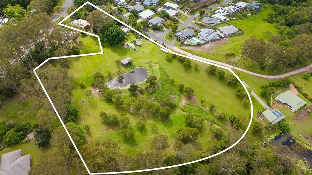 Burnside 4ਬੈੱਡਰੂਮ An outstanding opportunity in a prime location!