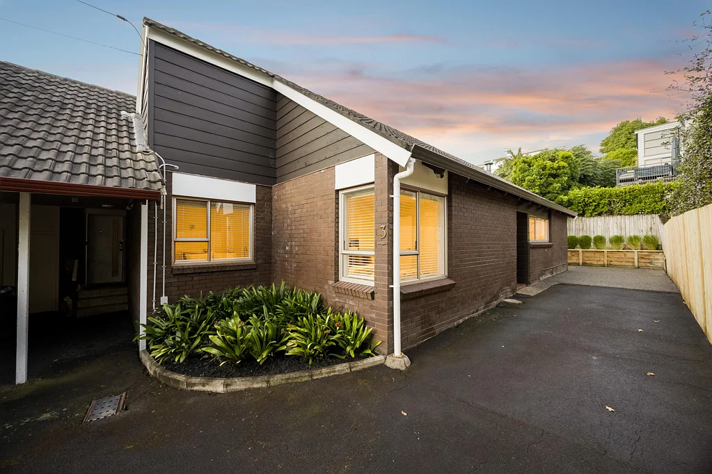 Saint Heliers 2房  Coastal living, village convenience
