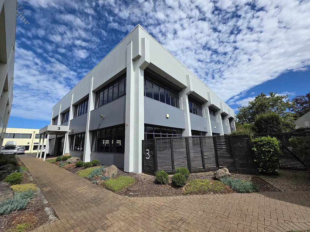 Papatoetoe Double floor Manukau office with parking