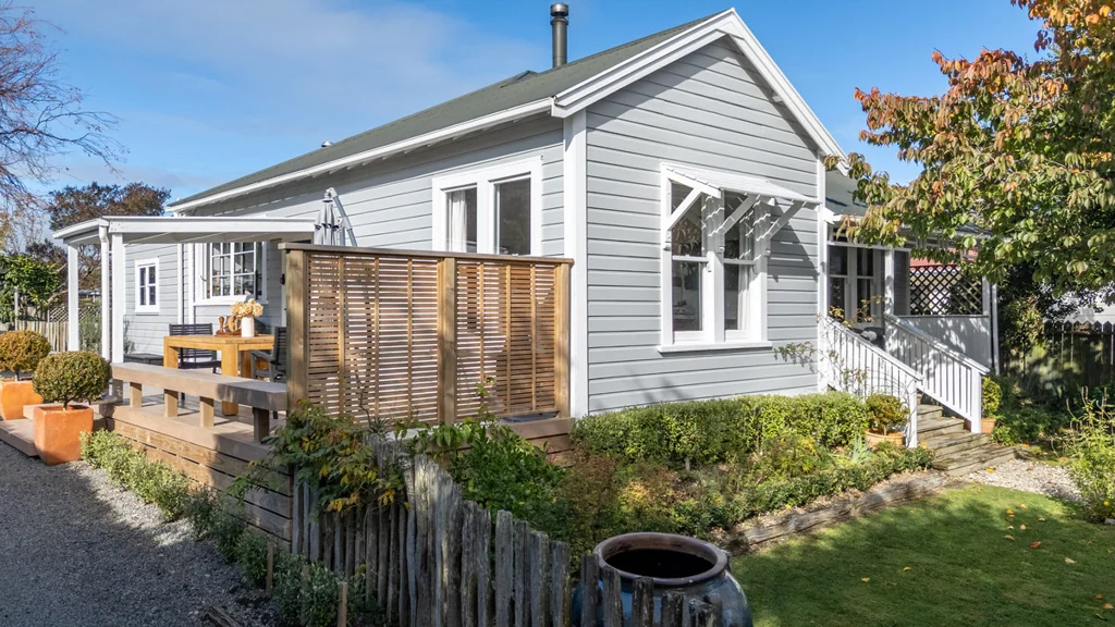 Carterton 3Moenga Beautifully Updated Villa with Timeless Appeal