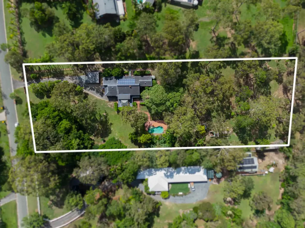 Spacious Acreage Rental in Sought After Ormeau Pocket - Perfect for Multi-Generational Living with Pool