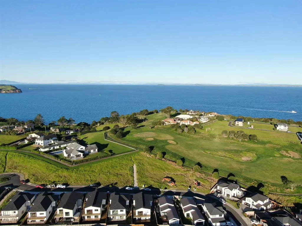 Gulf Harbour Last stage Parkview