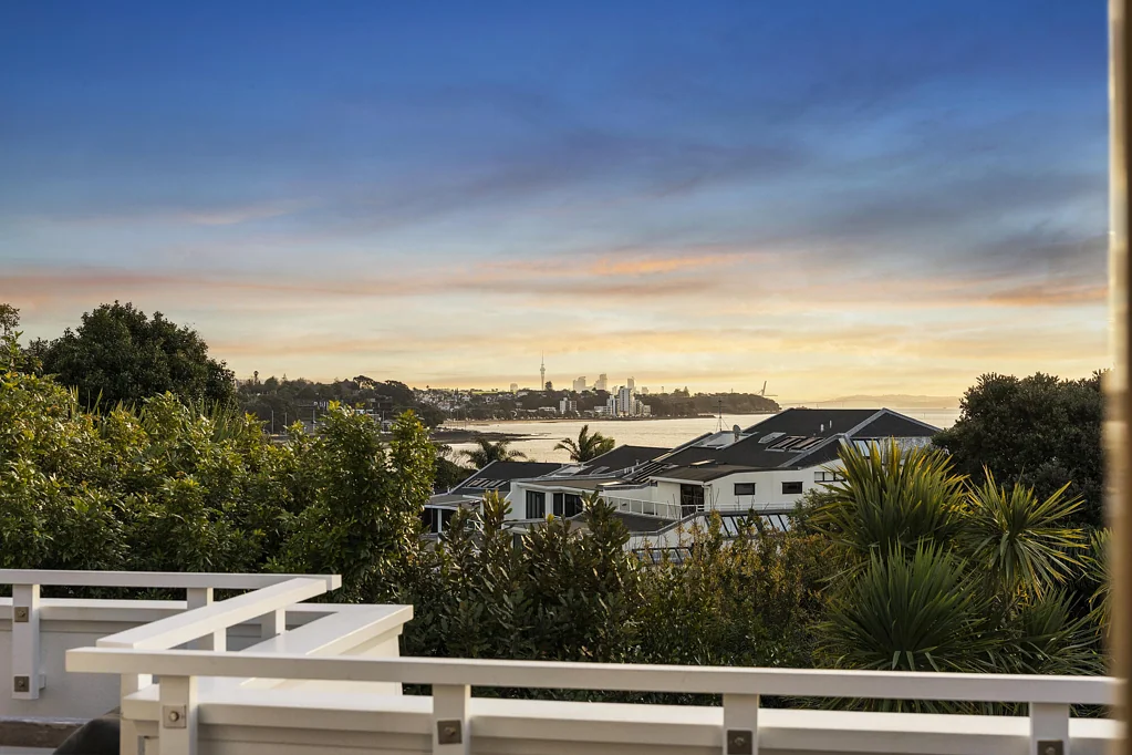 Saint Heliers 5침실 Elevated Family Living with Harbour Views