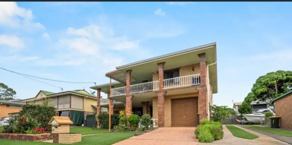 Top Floor Flat with Sea Breezes