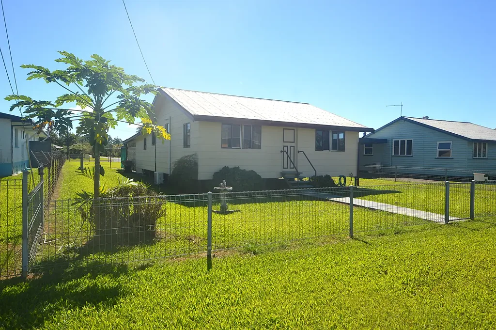 South Innisfail 3ਬੈੱਡਰੂਮ 1104 sqm Block, Develop, Subdivide or Landbank- The Choice is Yours- Endless Potential²-$450k