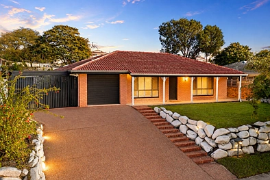 Eight Mile Plains 4 Slaapkamer Premium Renovated Living in Eight Mile Plains' Best-Connected Pocket