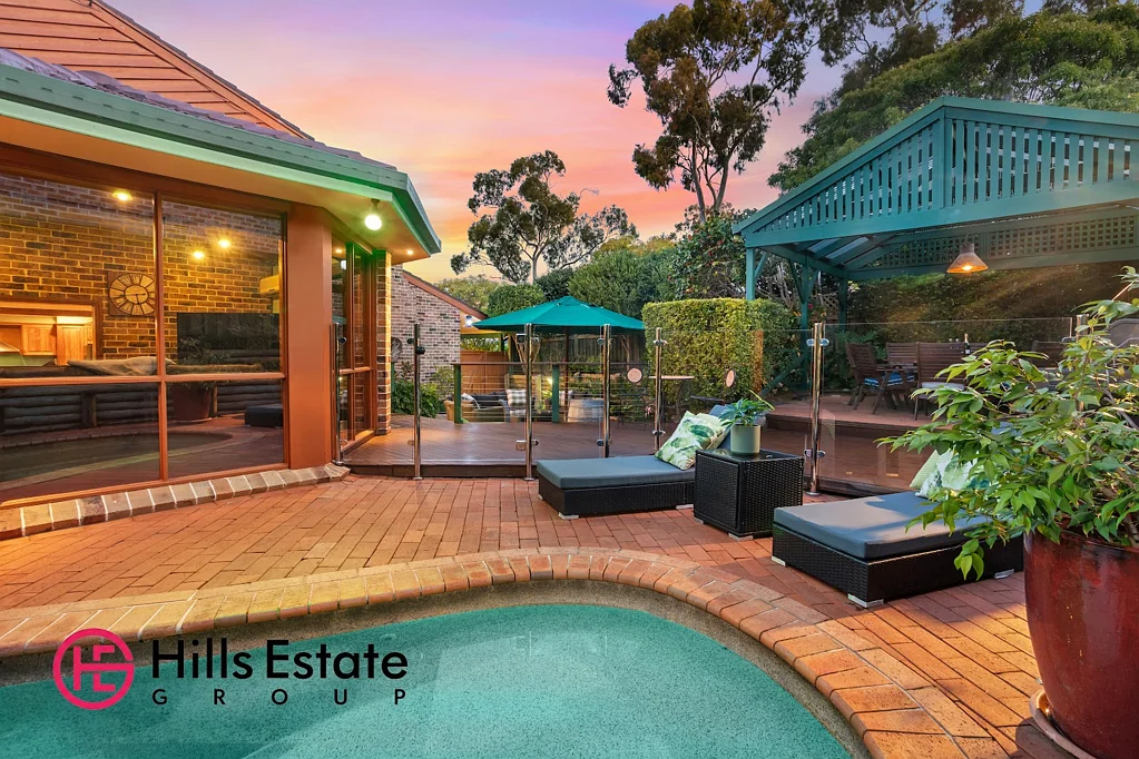 Dural 5 Slaapkamer Resort-Style Family Masterpiece | Zoned for CTHS & JPPS
