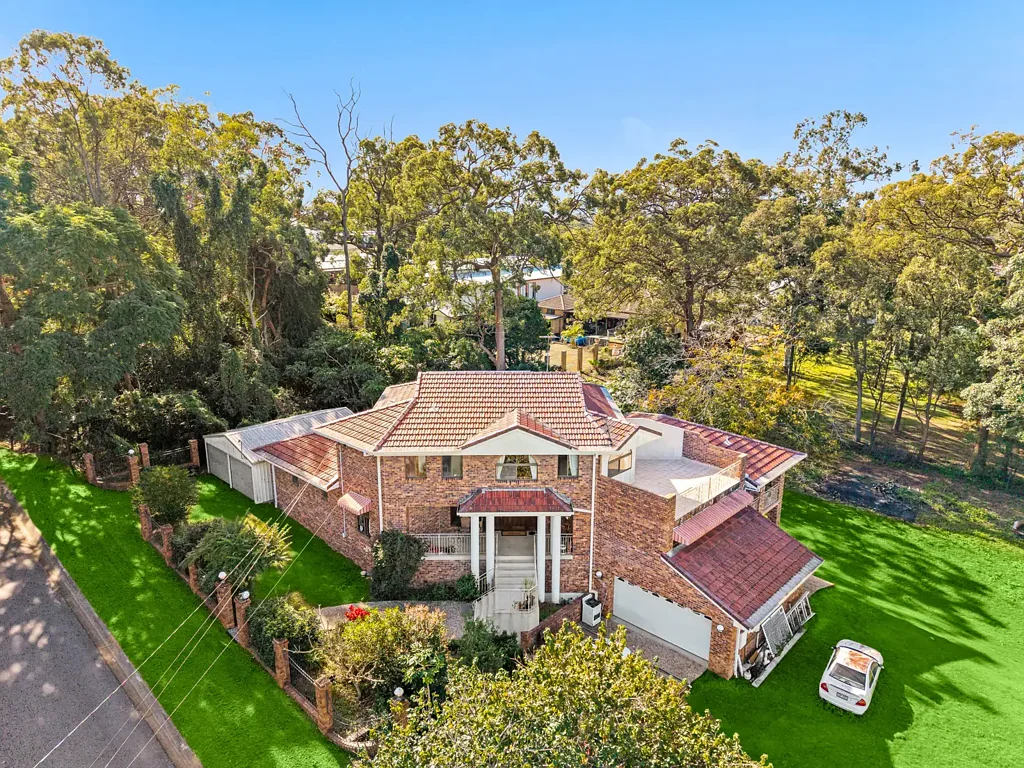 Upper Mount Gravatt 6Zimmer Elevated Family Luxury in One of Upper Mount Gravatt's Most Convenient Locations