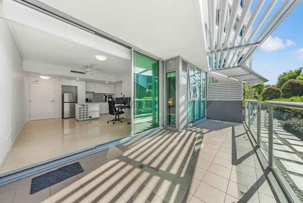10004/8 Harbour Road, Hamilton, QLD 4007