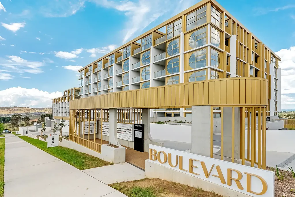 Stunning 1-Bedroom + Study Apartment in Denman Prospect