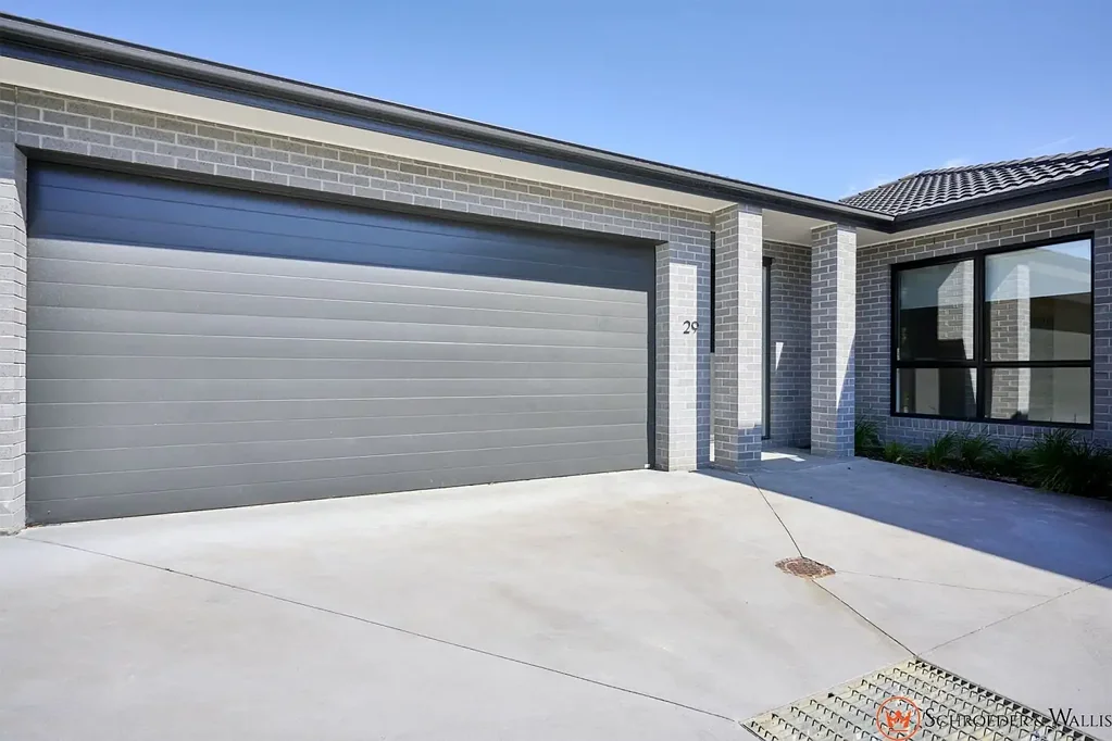 Modern Single Storey Unit