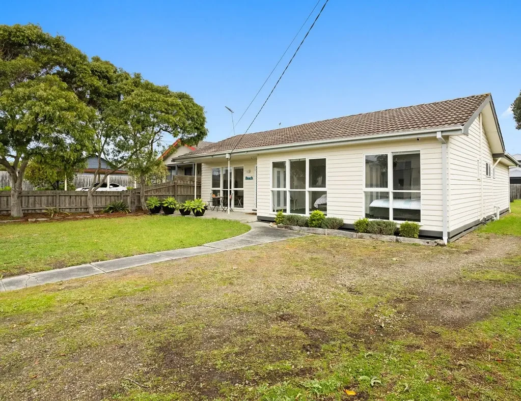 Charming Beachside Retreat - Fully furnished