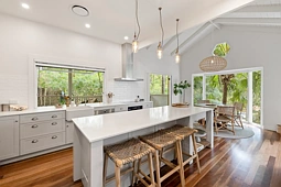 16 Palm Tree Crescent, Bangalow