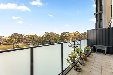 Kirrawee 2 Slaapkamer Two Bedrooms, Two Balconies, Views & Unbeatable Convenience!