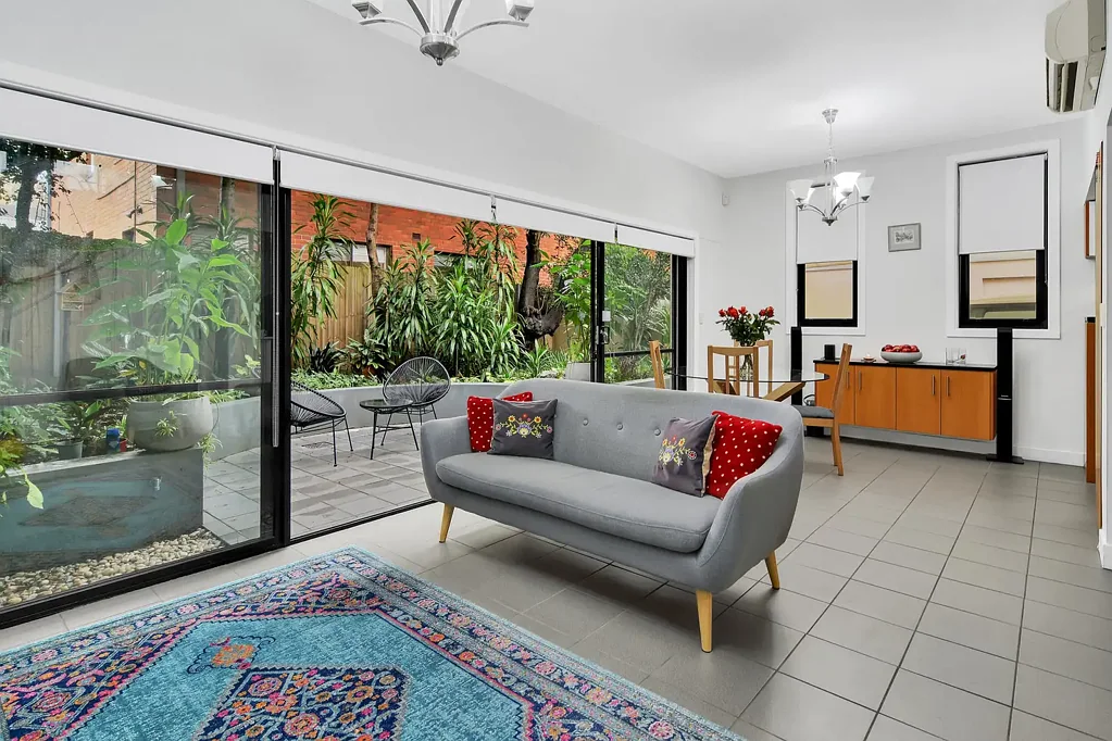 HOLDING DEPOSIT RECEIVED - Viewings cancelled