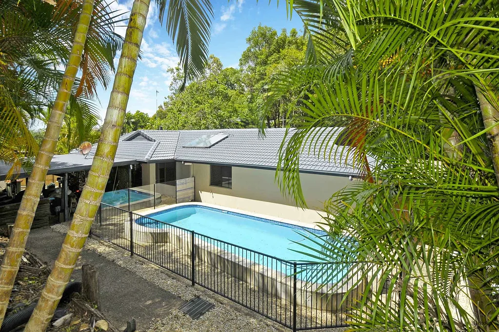 21 Heartwood Avenue, Elanora, QLD 4221