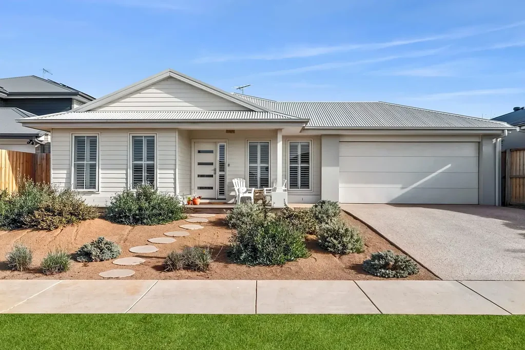 Ocean Grove 4Zimmer Stylish coastal home in family-friendly pocket